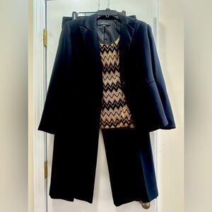 Gently worn Women’s Kasper 3 Piece Black LS Dress Pant Suit